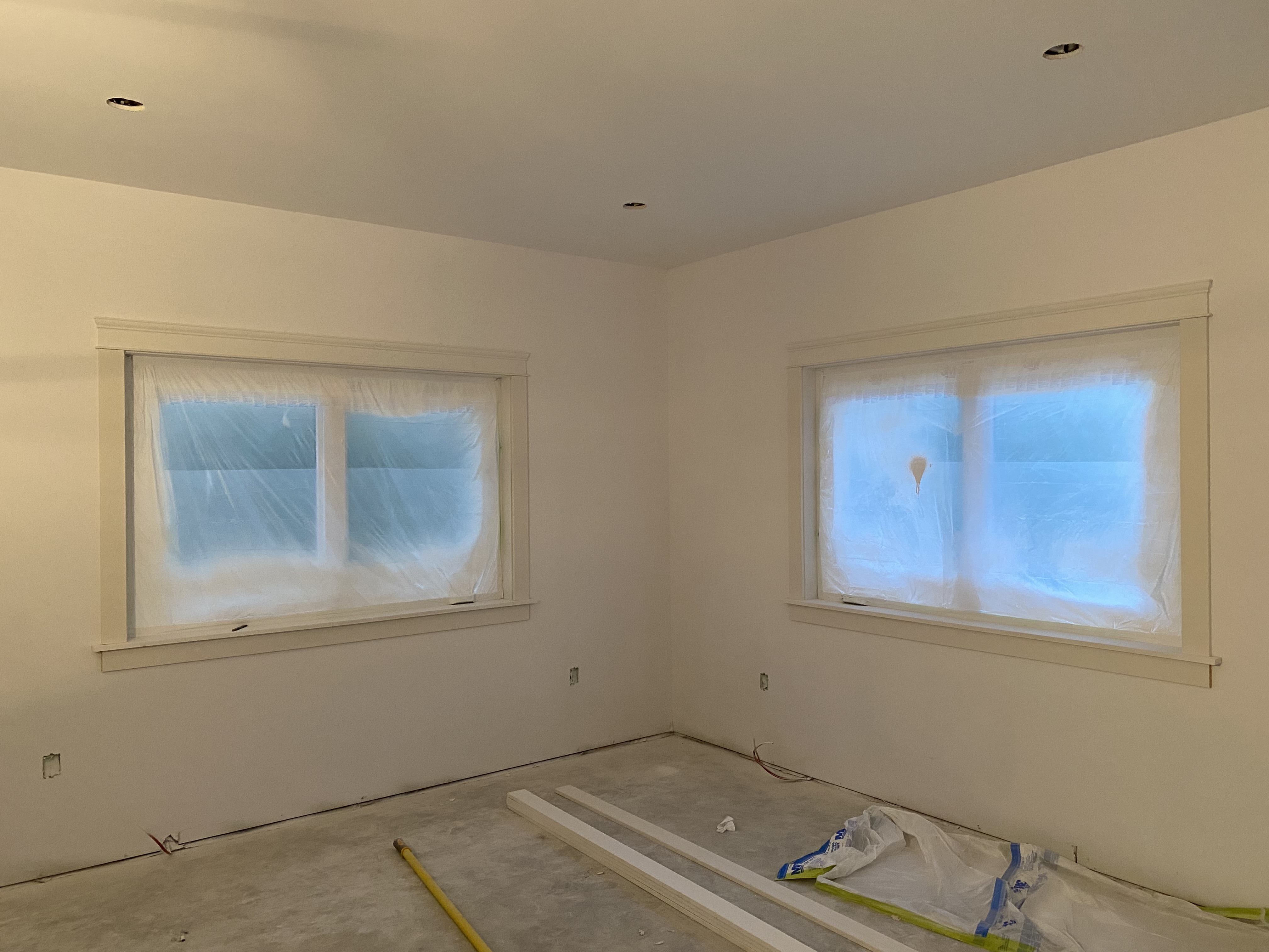 Finished basement with feature wall